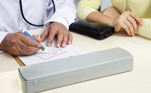 白癜风怎么治疗